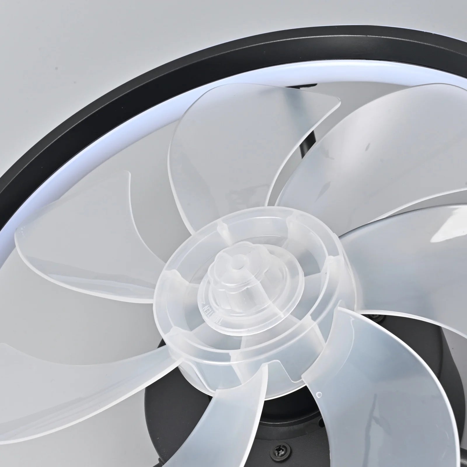 Ventilateur de plafond 55 W avec lumière LED et télécommande, 34 cm